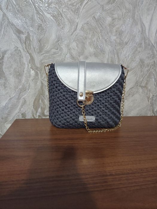Elegancka Torebka Handmade – Splot Premium | Srebrna Klapa