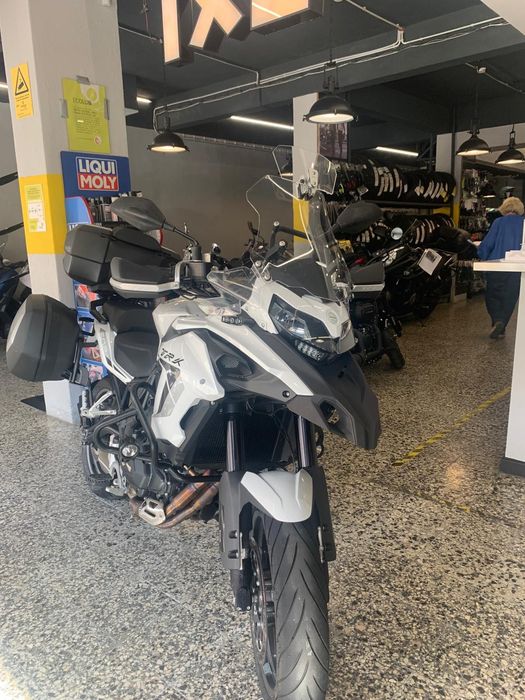 Benelli TRK 502 de 2022 optimo Estado, Kit Malas, Farois Auxiliares