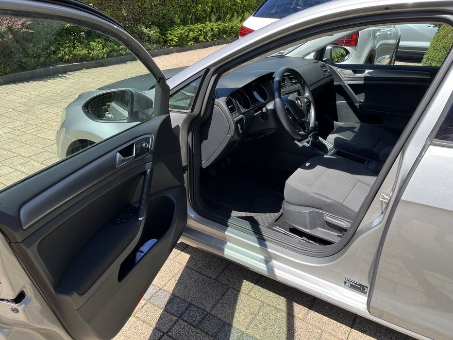 Spezdam samochód VW Golf VII