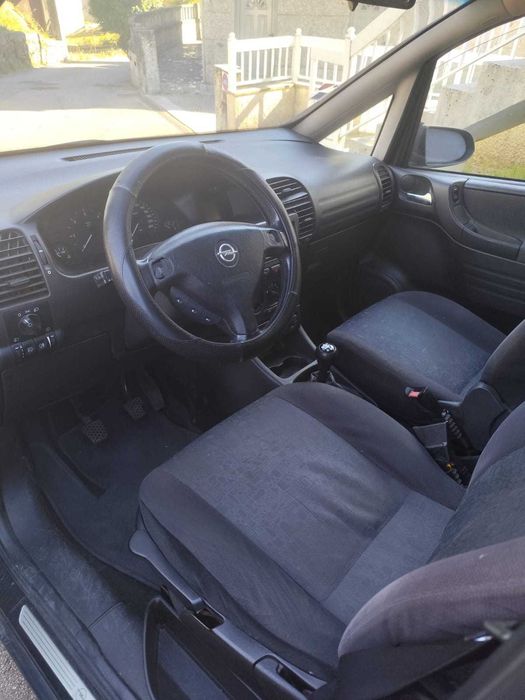 Opel Zafira A 2.2 DTi 125cv (2002) – 7 Lugares Espaçosa e Económica