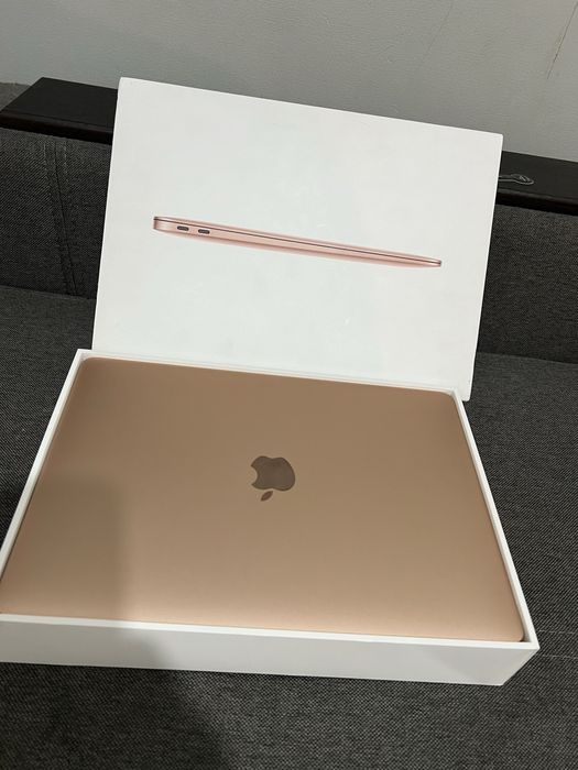 Продам маккбук Apple MacBook Air 13-inch 8 256Gb a2337