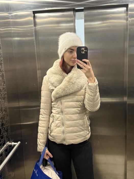 Продам теплу куртку, може бути як зимовий варіант, або весняно-осінній