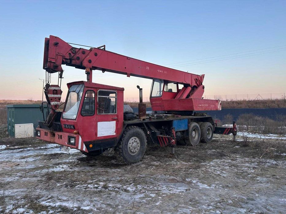 DŹWIG samojezdny Faun 28T