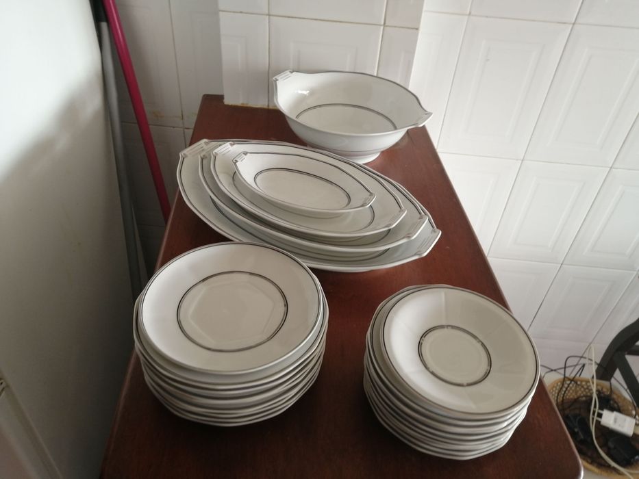 conjunto de mesas conforme fotografias