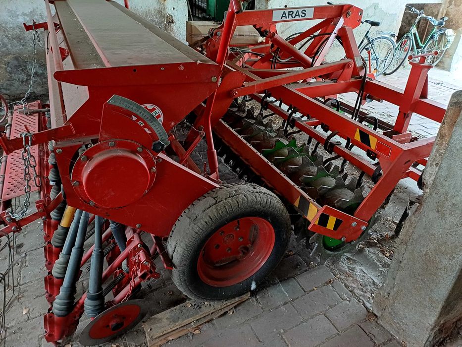 Zestaw uprawowo siewny agregat famarol