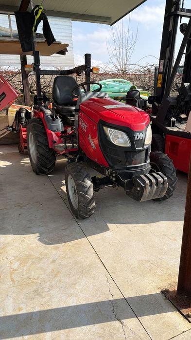 Trator tym ts25  com Fresa