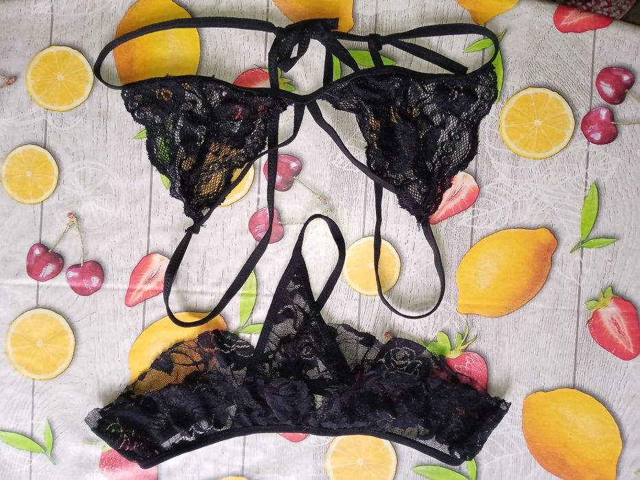 Komplet Bielizny Stanik Stringi Koronkowe Czarne
