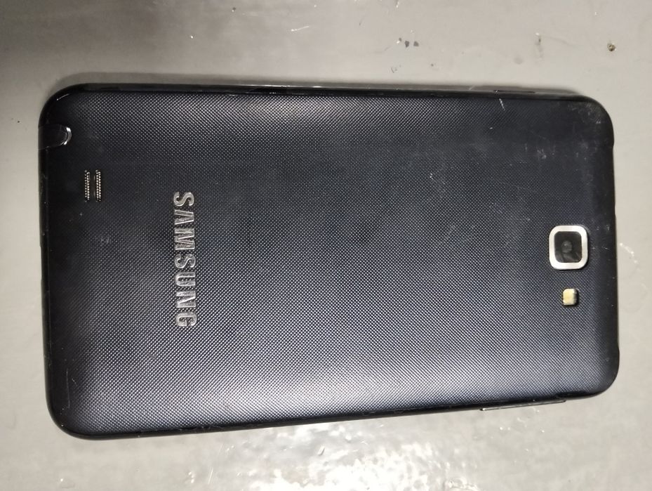 Телефон Samsung n7000