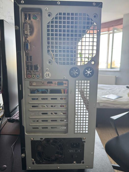 Настліьний комп'ютер I3 3.3GHz, ОЗУ 12, SSD 480, відео 1Gb + монітор
