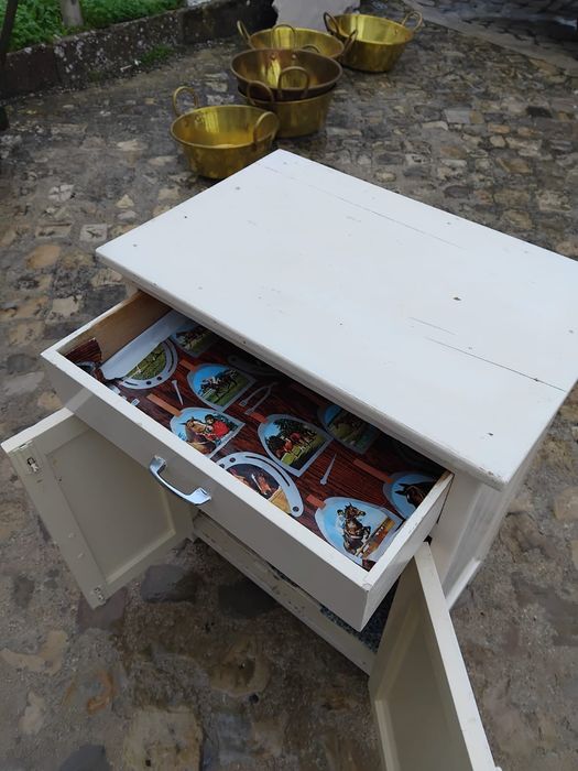 Pequeno armário de arrumação