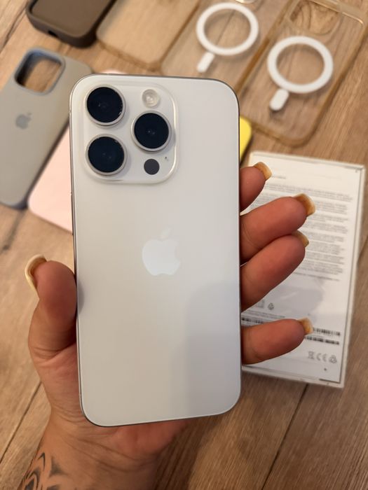 Sprzedam iphone 15 pro  bateria 77