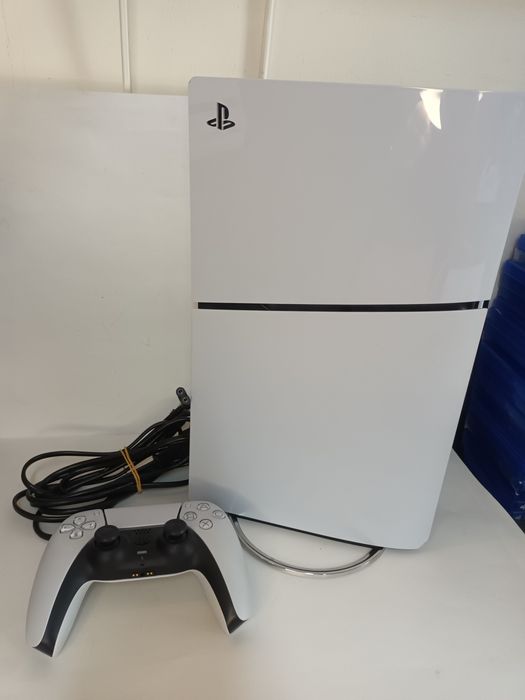 Konsola PS5 slim 1TB pad podstawka