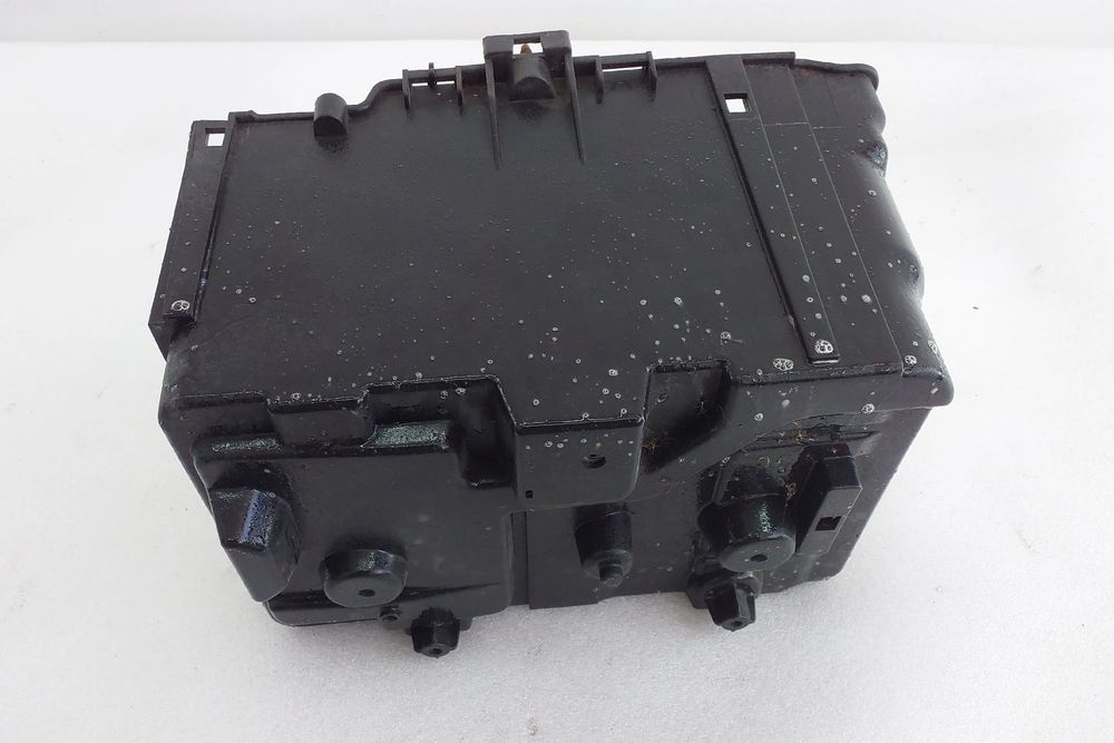 Base / caixa da bateria FORD Fiesta VI (CB1, CCN)