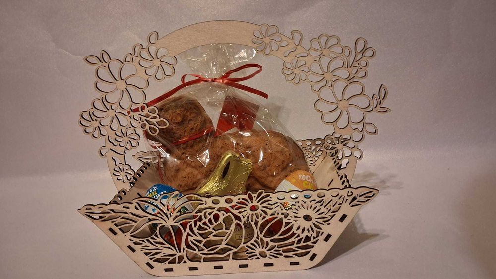 Drewniany koszyczek dekoracyjny