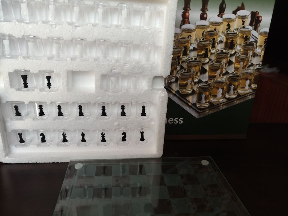 Шахматы стеклянные сувенирные