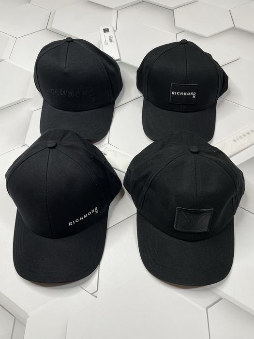 Бейсболки John Richmond