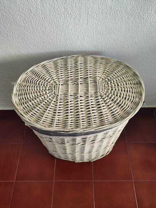 Cesta em verga com forro de tecido