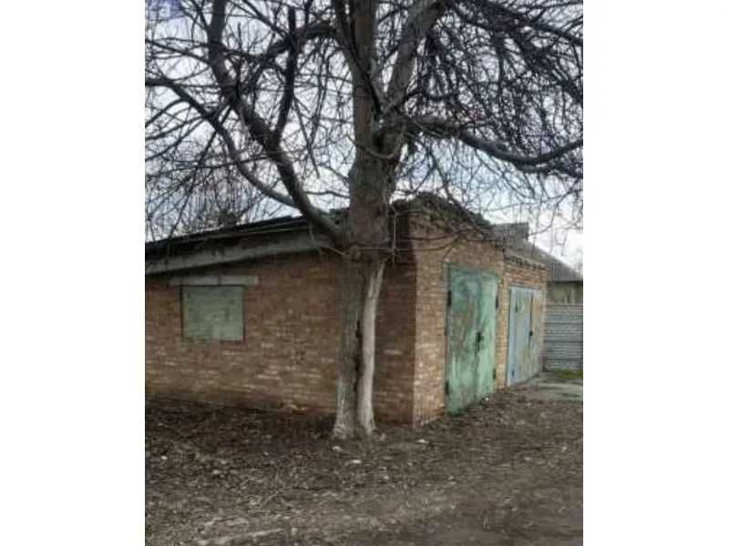Продаж комерційного приміщення 169 м² + гараж у центрі Миронівки, вул. Захарченка, 56