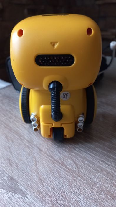 Робот інтерактивна іграшка