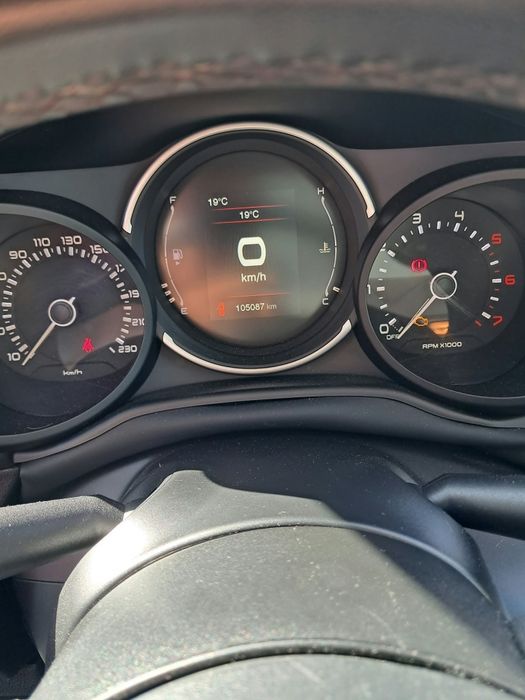 Fiat L500 1.3 MJ LOUNGE S&S
Ligeiro passageiros 
Gasóleo 
500L 1.3 MJ LOUNGE S&S
Km 105087