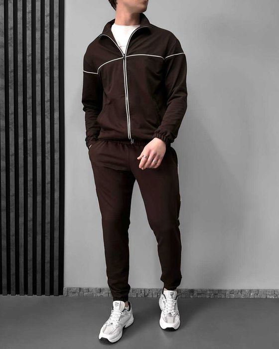Спортивний чоловічий костюм Stride