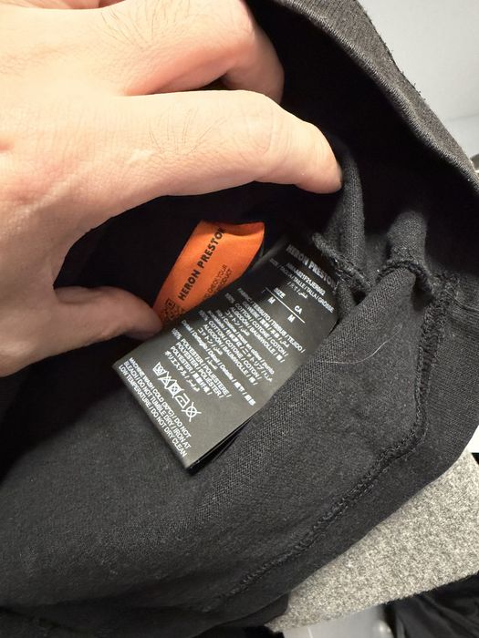 Черная футболка СТИЛЬ Heron Preston