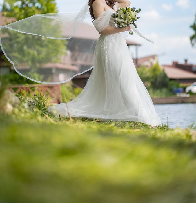 Сукня весільна CINDERELLA DIVINE з відкритими плечима і спиною