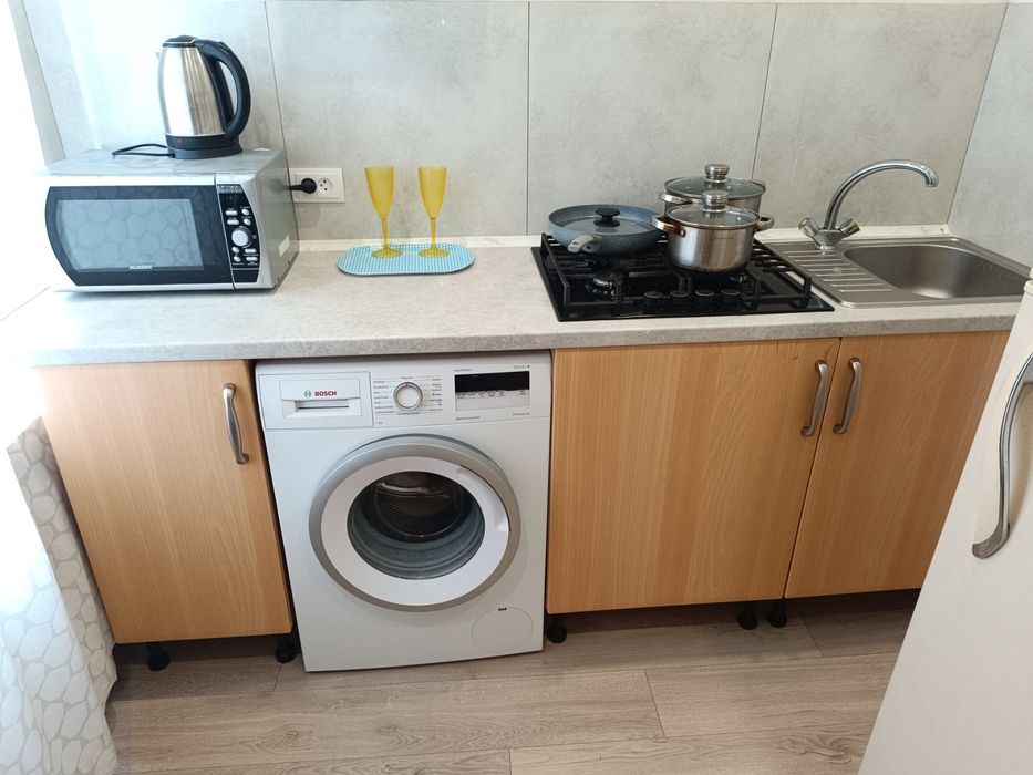 2-кім ЦЕНТР/ВОКЗАЛ 5хв Погодинно/Подобово