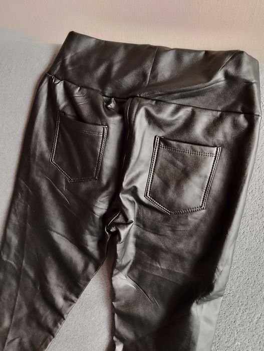 Skórzane legginsy damskie.
