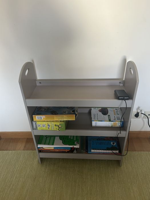 Prateleira quarto criancça ou casa de banho