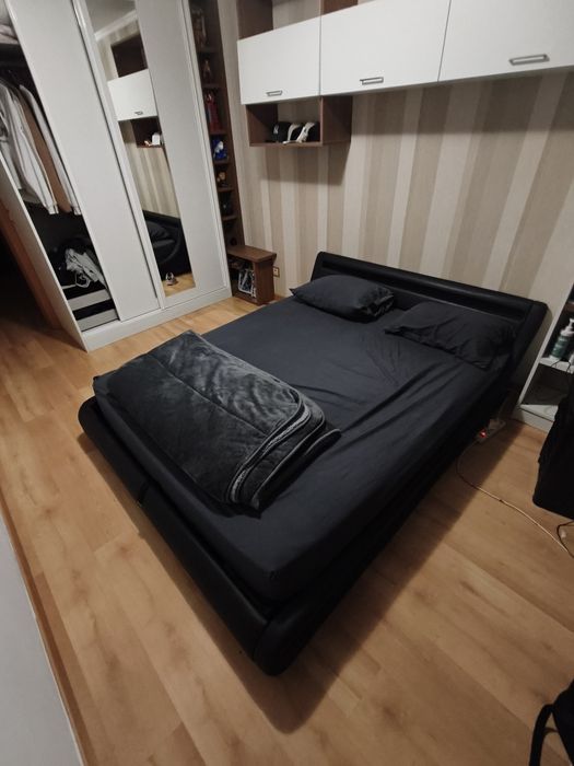 Cama para casal.