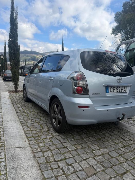 Toyota corolla verso foto 2