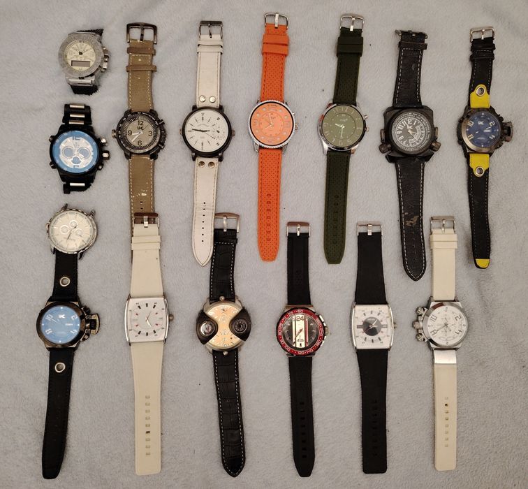 Lote 15 relógios, leia o anúncio todo.