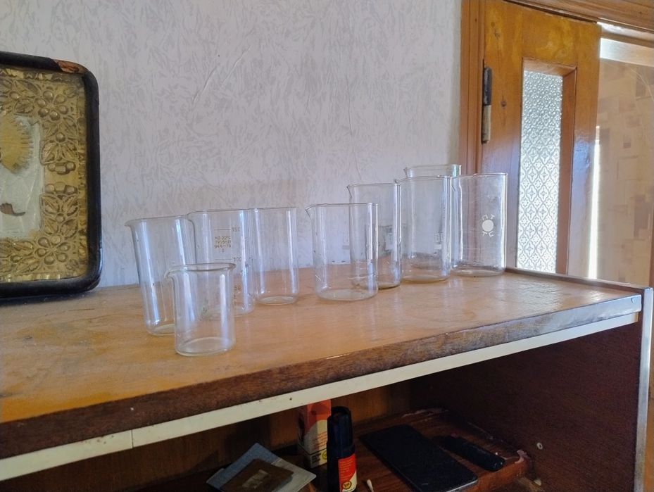 Продам химические стаканы 400 мл и меньше