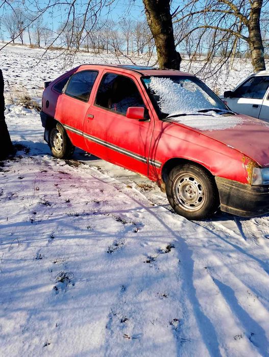 Опель Кадет 1986 року