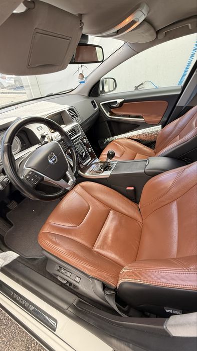 VOLVO S60 D3  Momentum