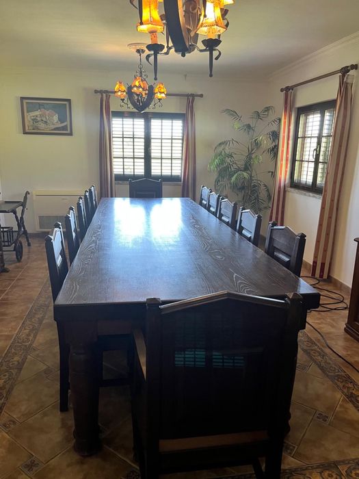 Conjunto mesa com cadeiras em madeira