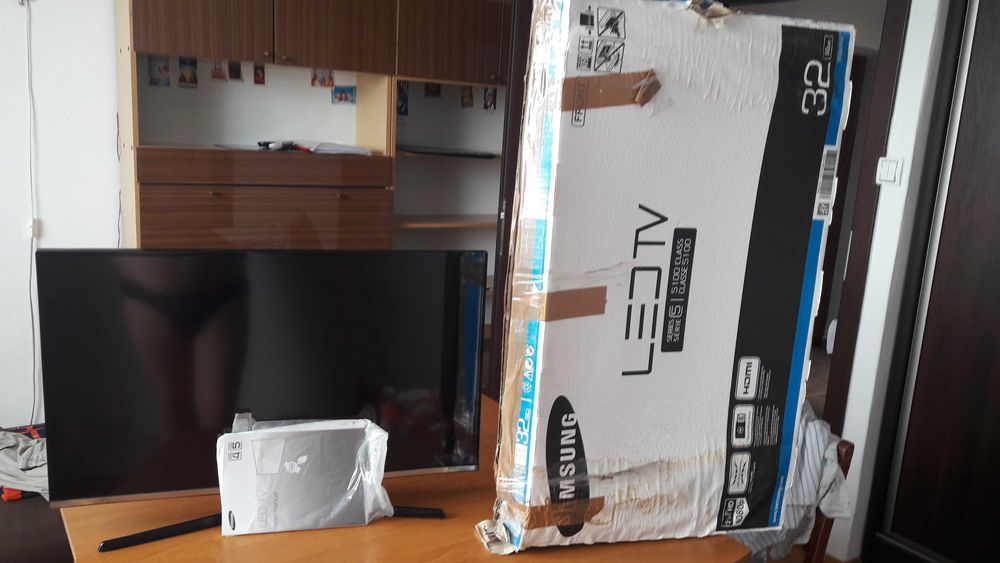 Sprzedaje telewizor SAMSUNG i daje za darmo teczkę skórzaną