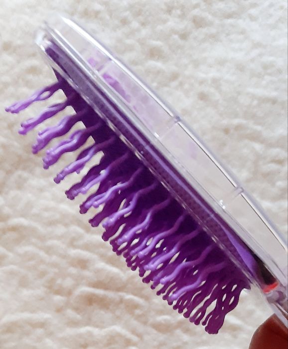 Escova de cabelo Labubu