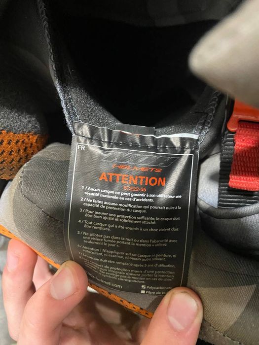 Продам ендуро шолом з окулярами