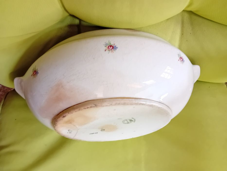 Vende terina em porcelana antiga