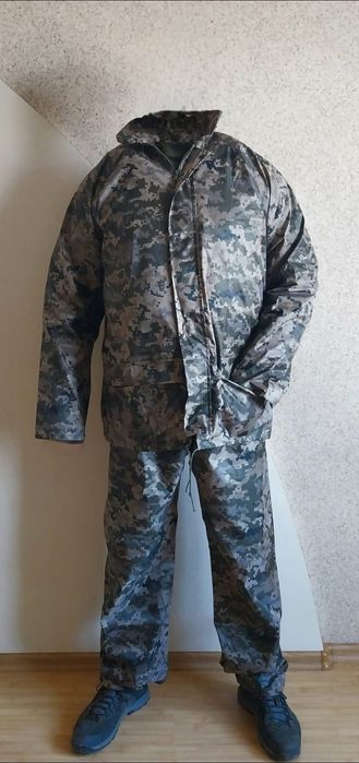 Костюм від дощу та негоди