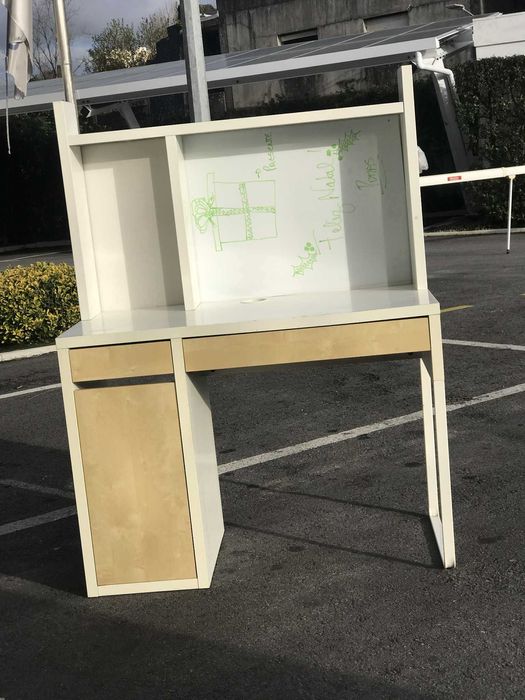 Secretaria Ikea 5 prateleiras/2 gavetas