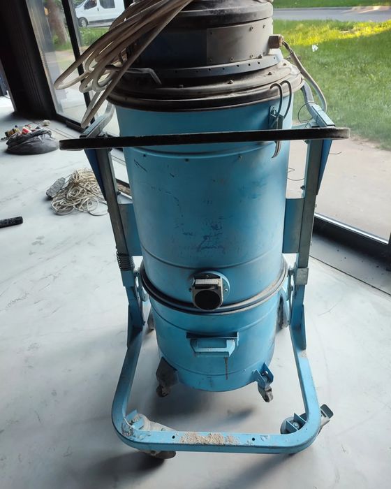 Продам промисловий пилосос