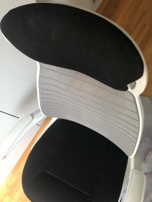 Krzesło biurowe w dobrym stanie