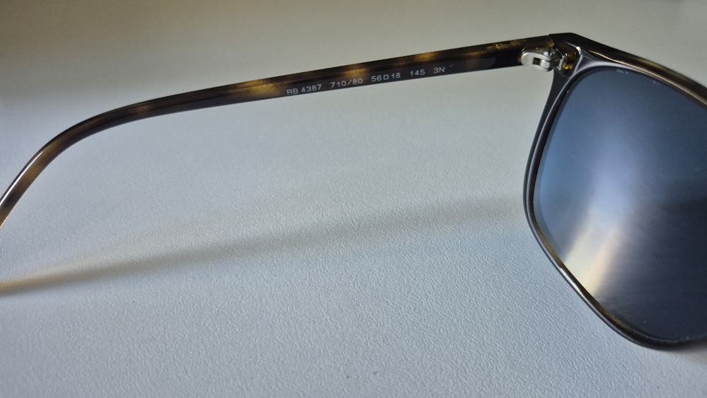 Óculos Ray-Ban 4387