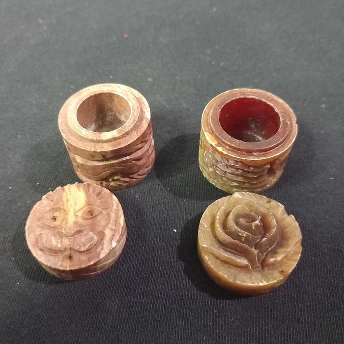 Duas pequenas caixas