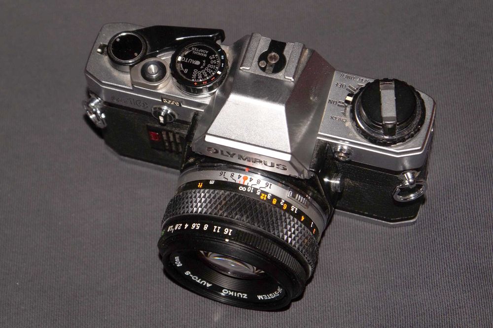 Olympus OM-10 + Zuiko 50 f/1.8 + Tamron 28 f/2.5