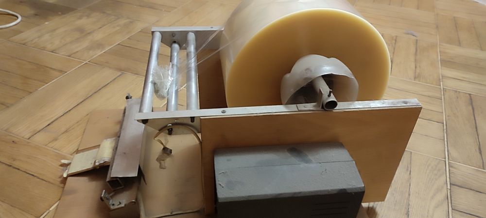 Пакувальний  целлофано упаковщик саморобний