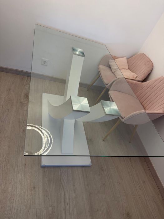 Mesa de jantar em vidro